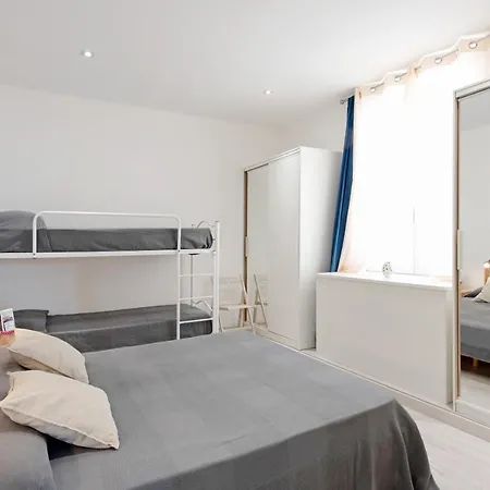 Apartment Bilocale Mezzano In Centro Varazze