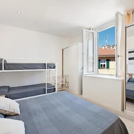 Apartment Bilocale Mezzano In Centro Varazze