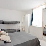 Apartman Bilocale Mezzano In Centro Varazze
