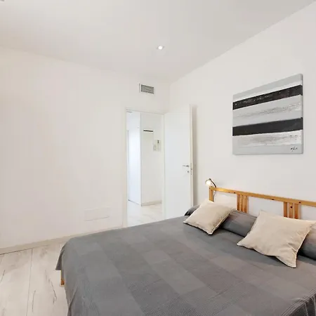 דירה Bilocale Mezzano In Centro ואראצה