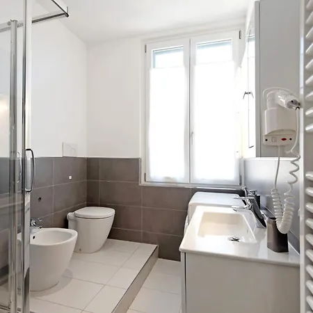 Bilocale Mezzano In Centro דירה *